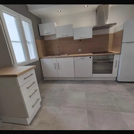 Villa En Bord De à Saint Pierre La Fleury (Aude)