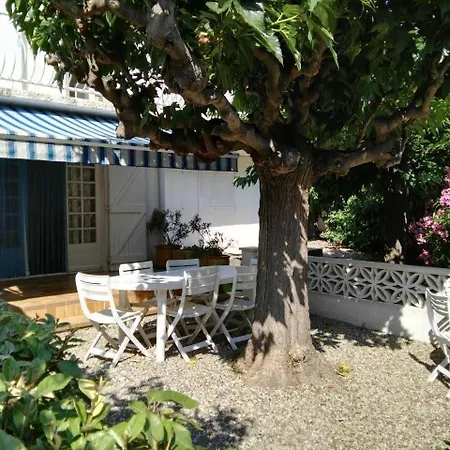 Villa En Bord De A Saint Pierre La *